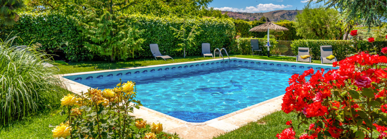 Piscina en un alquiler vacacional en Murcia