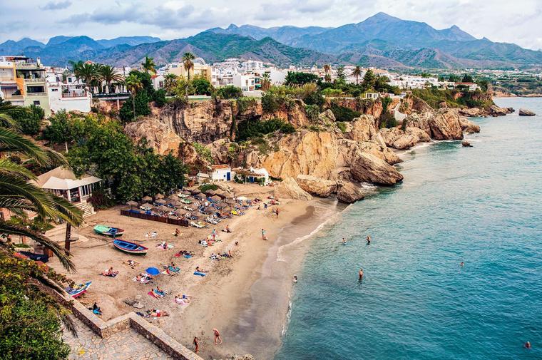Foto aérea de una playa en la Costa del Sol